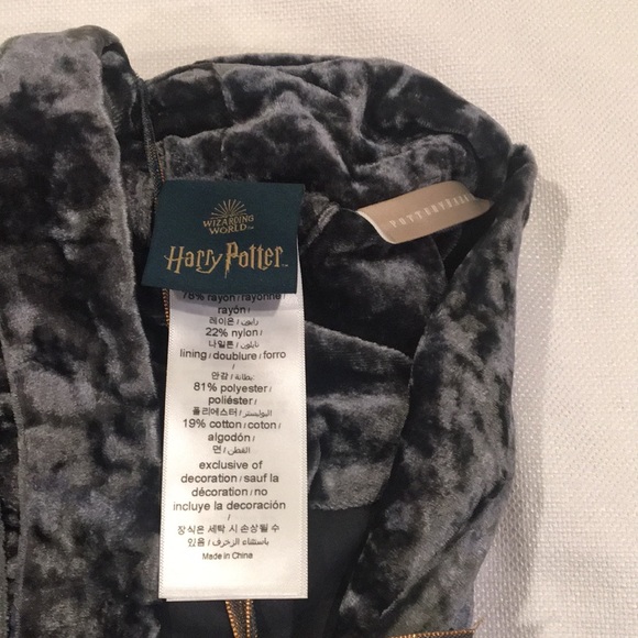 🏰Harry Potter🏰 x Pottery Barn HUFFLEPUFF Teen Velvet Robe - Picture 12 of 16